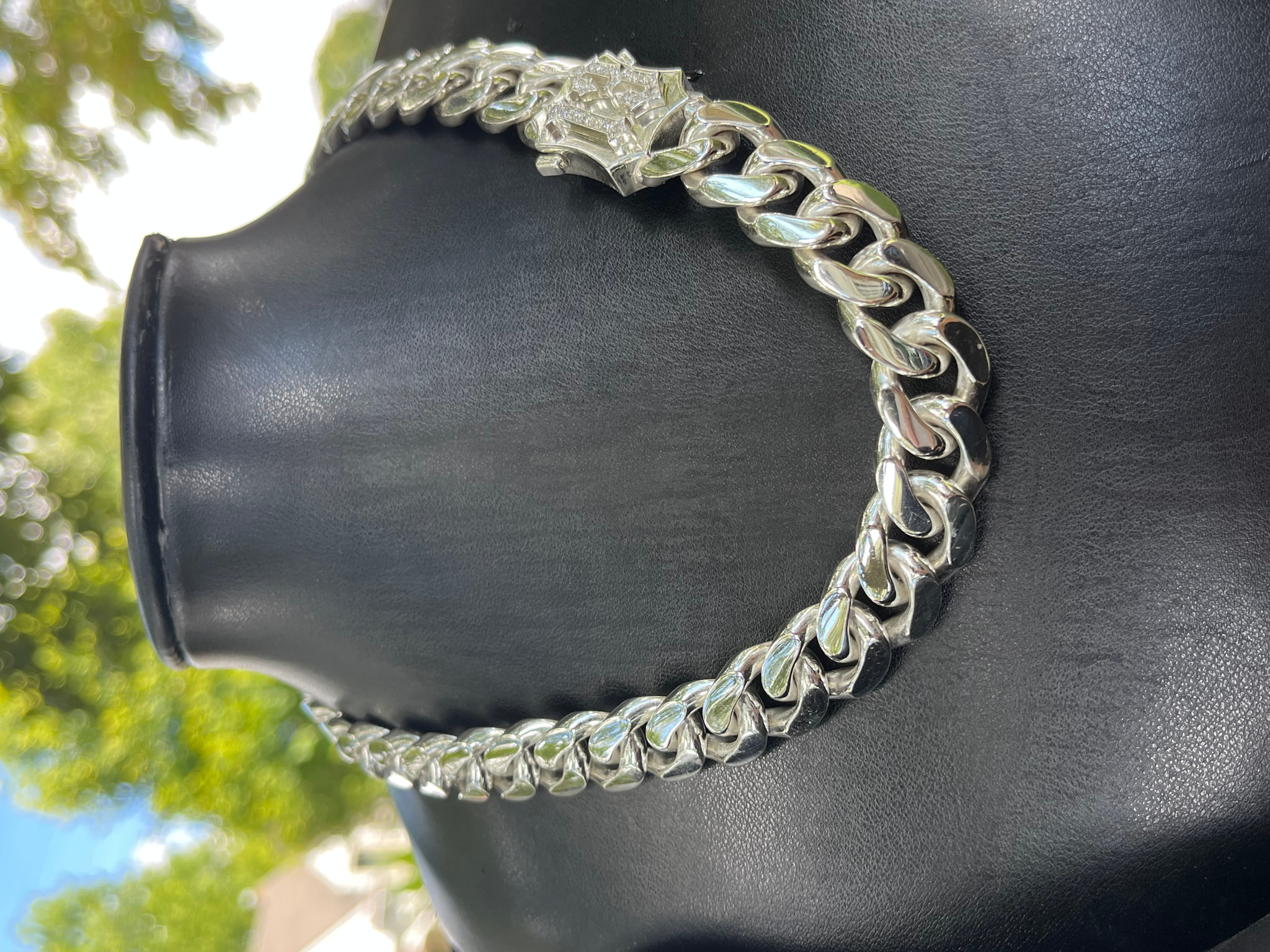 Custom chain design crafted in Toronto